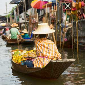 Visit Damnoen Saduak Market and Maeklong Railway Market Activity