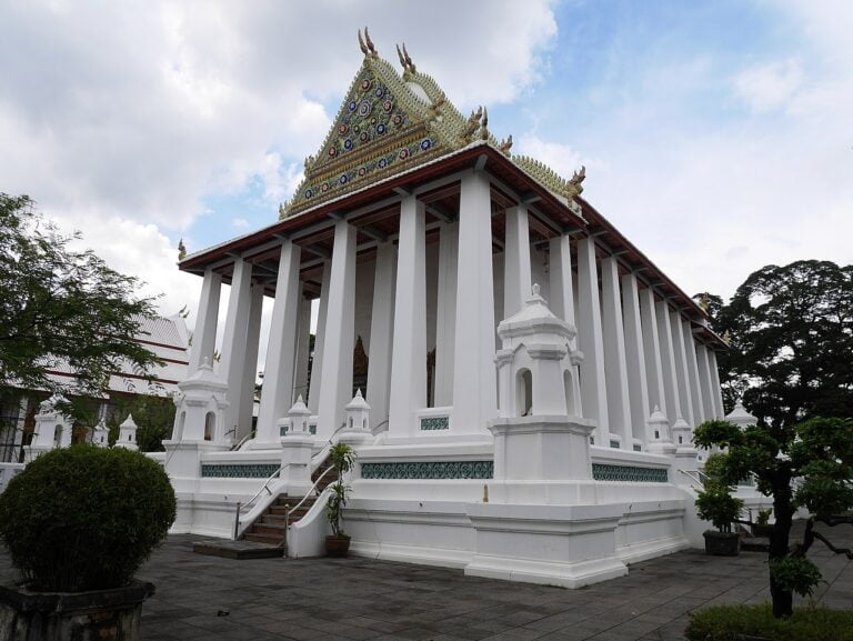 Wat Chaloem Phrakiat temple